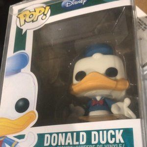 Funko Pop! Disney Store Donald Duck Figure #31